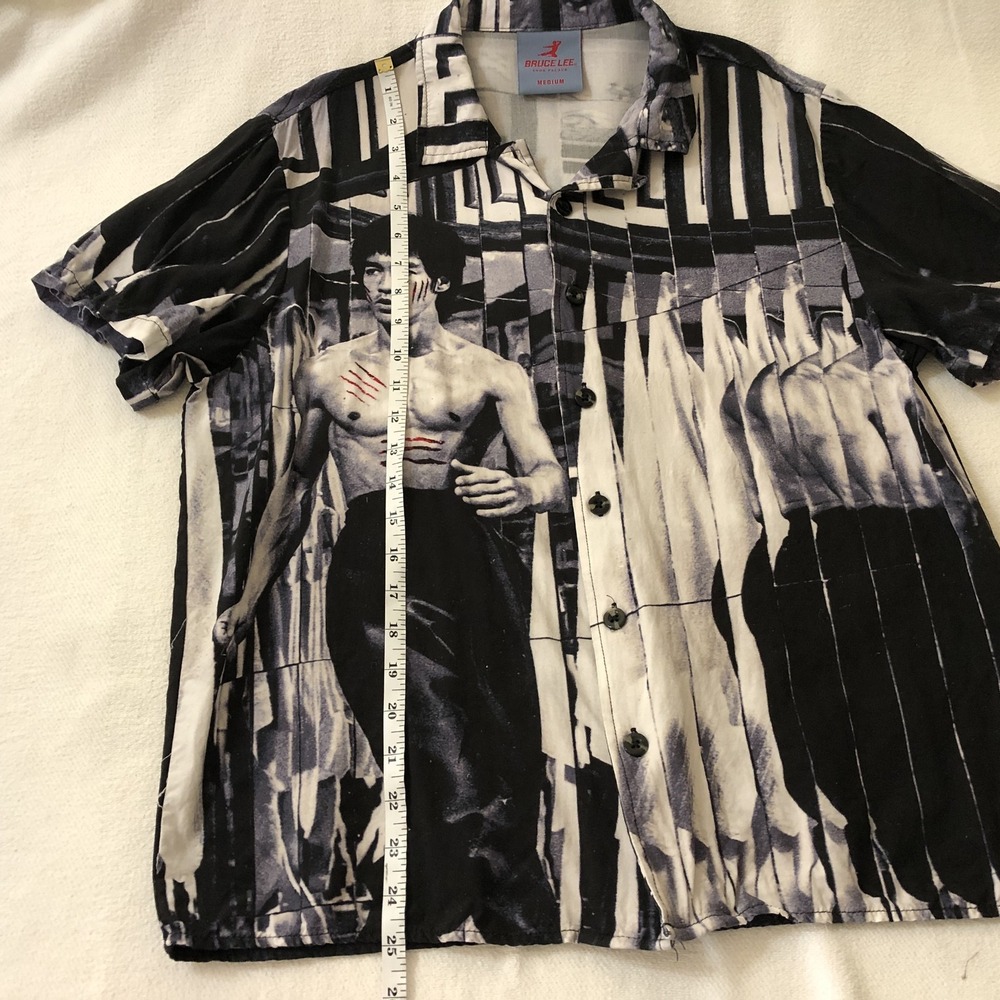 Bruce Lee Shirt Mens Medium Black Photo Graphic Rayon Short Sleeve Button Front - Picture 9 of 9